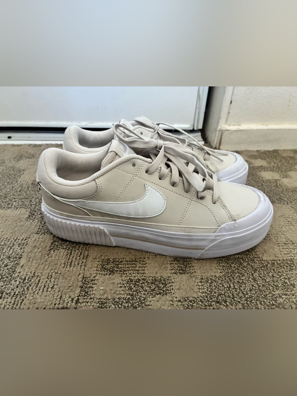 Preowned White and Light Beige Nike Low Top Sneakers-Size 9.5 US